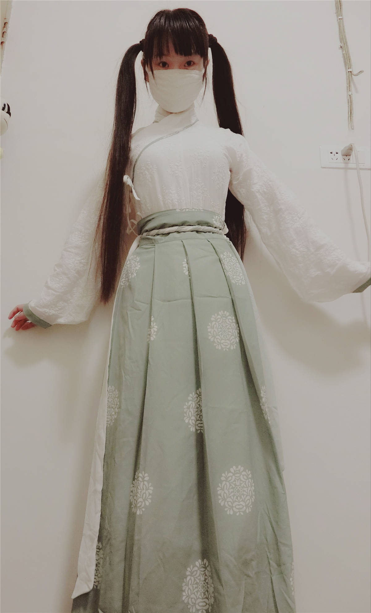 微博萌妹-西尔酱No.3 汉服腰-日更街拍
