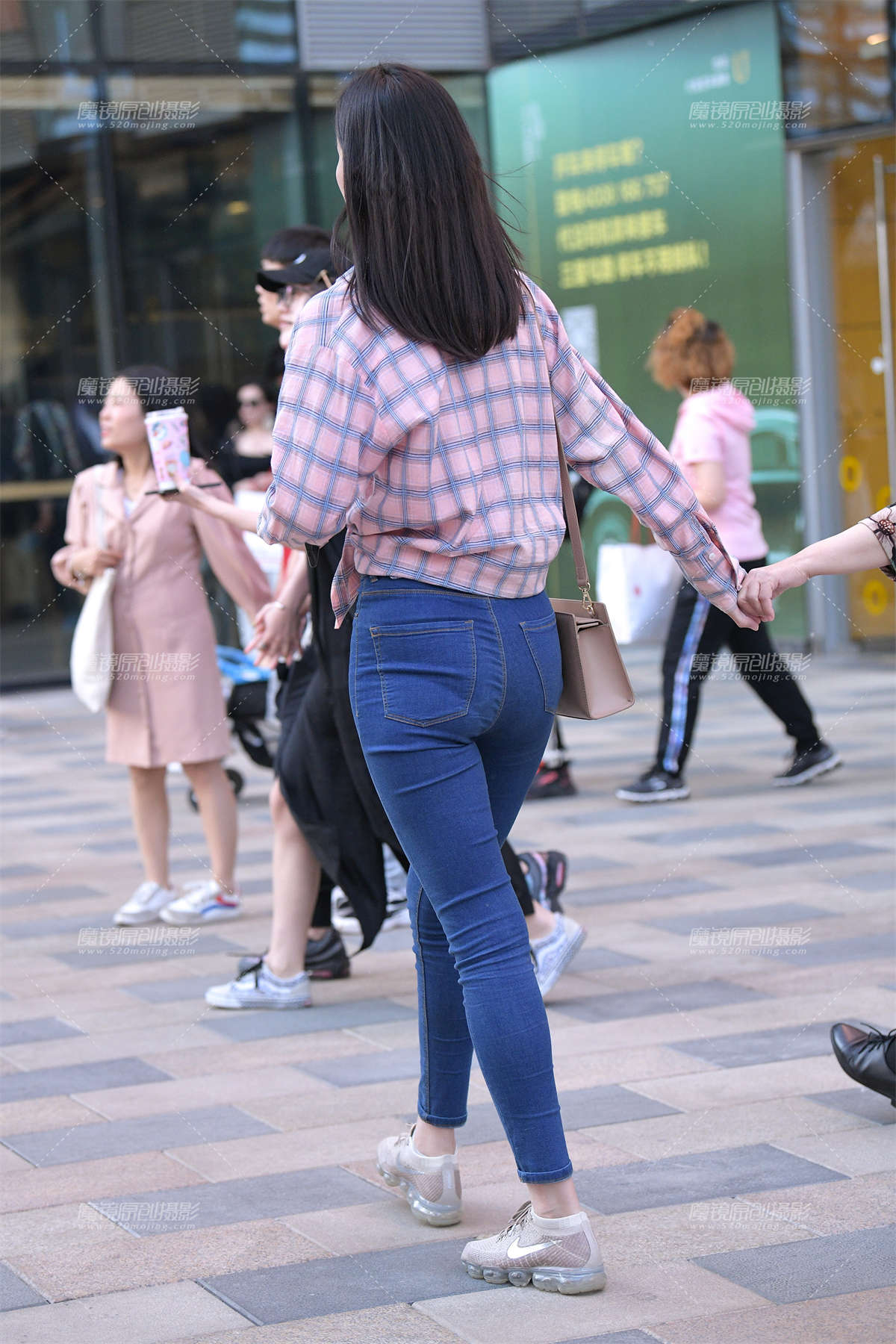 图片[2]-【街拍之魂赛帖】和妈妈在逛街-日更街拍