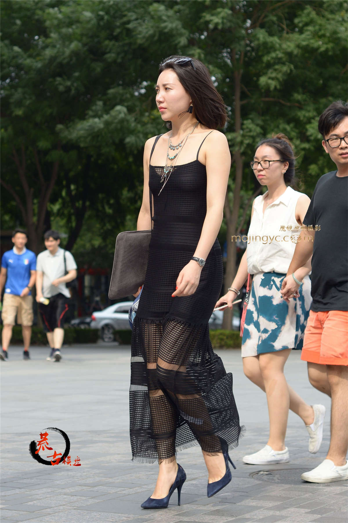 图片[2]-8-9 一身很色装，黑色尖头鞋最性感-日更街拍