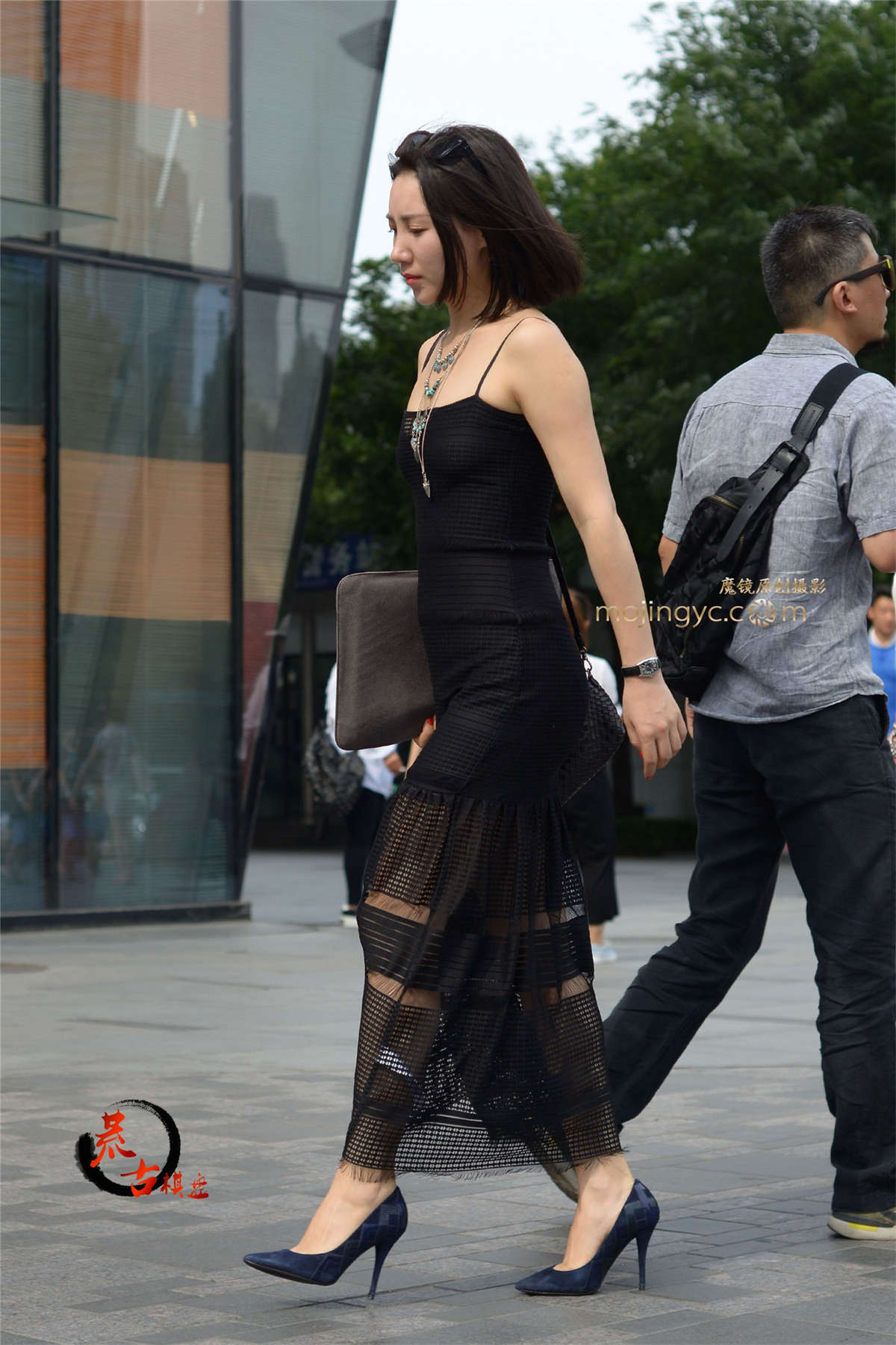 8-9 一身很色装，黑色尖头鞋最性感-日更街拍
