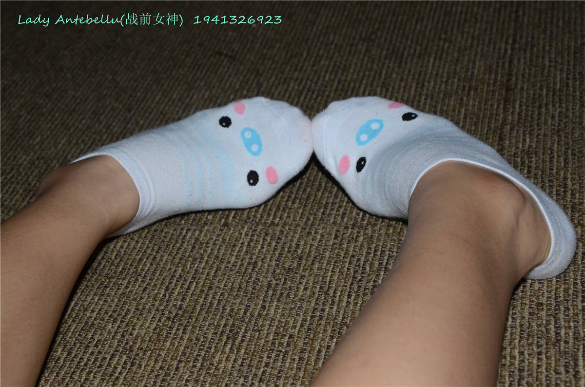 [战前女神] 美腿棉袜女神级摄影套图 064-日更街拍