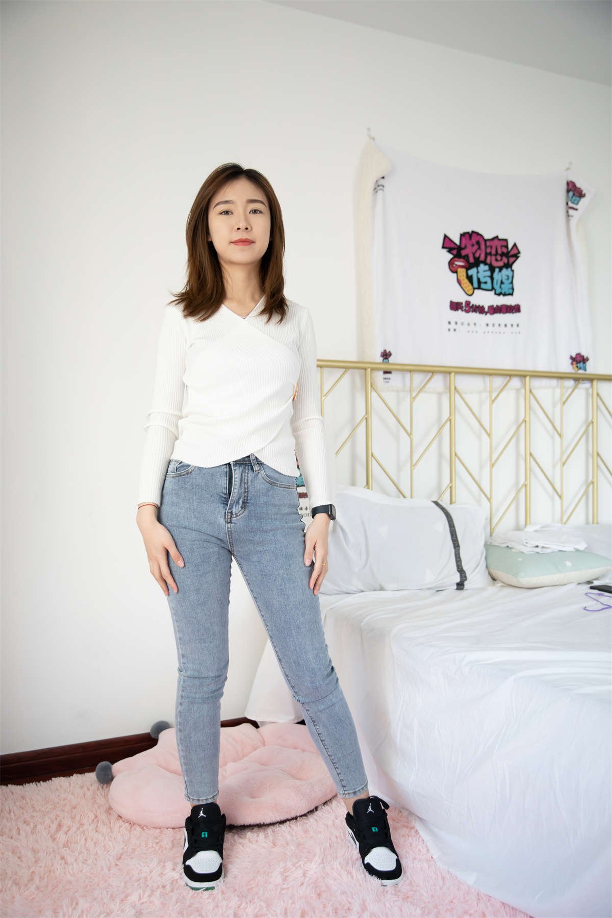 图片[2]-物恋传媒 NO.830 婷婷-风雨旧时光-日更街拍