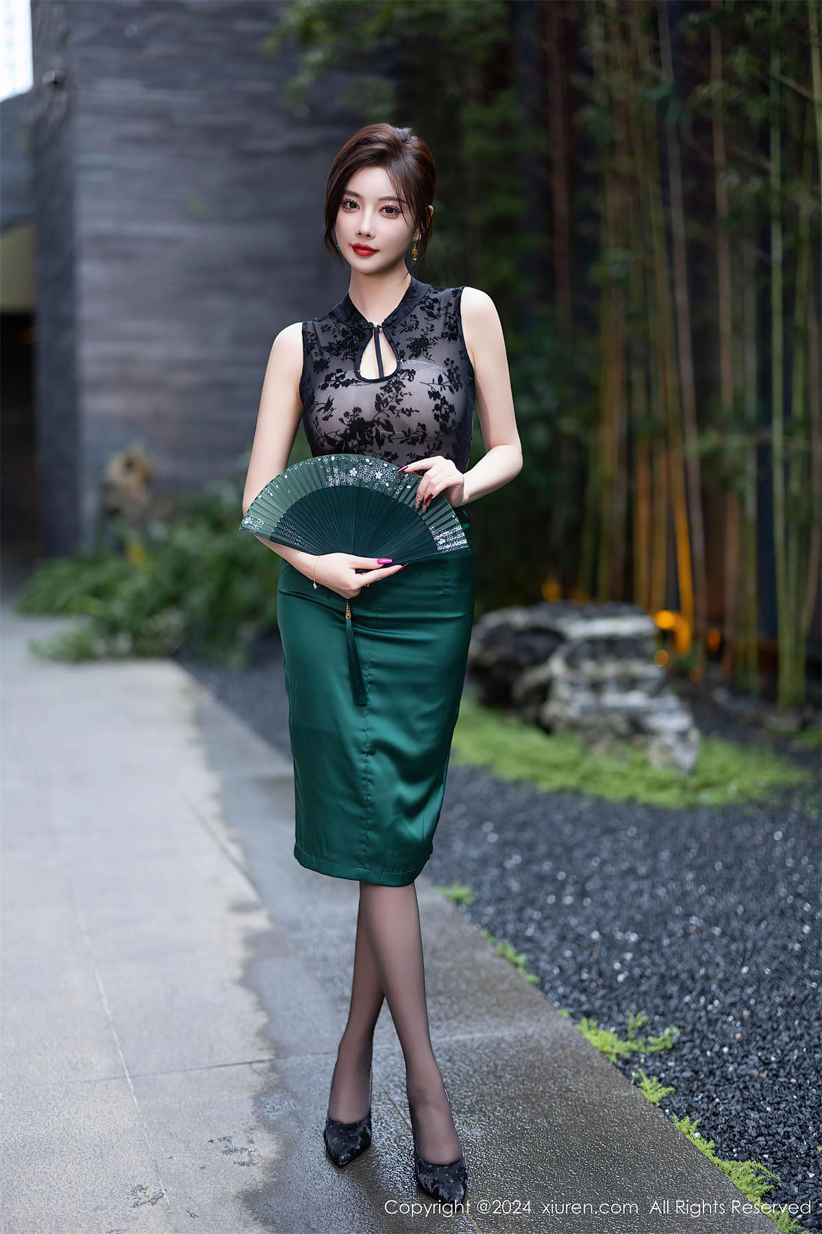 图片[2]-Xiuren秀人网 2024.11.01 NO.9384 杨晨晨Yome-日更街拍