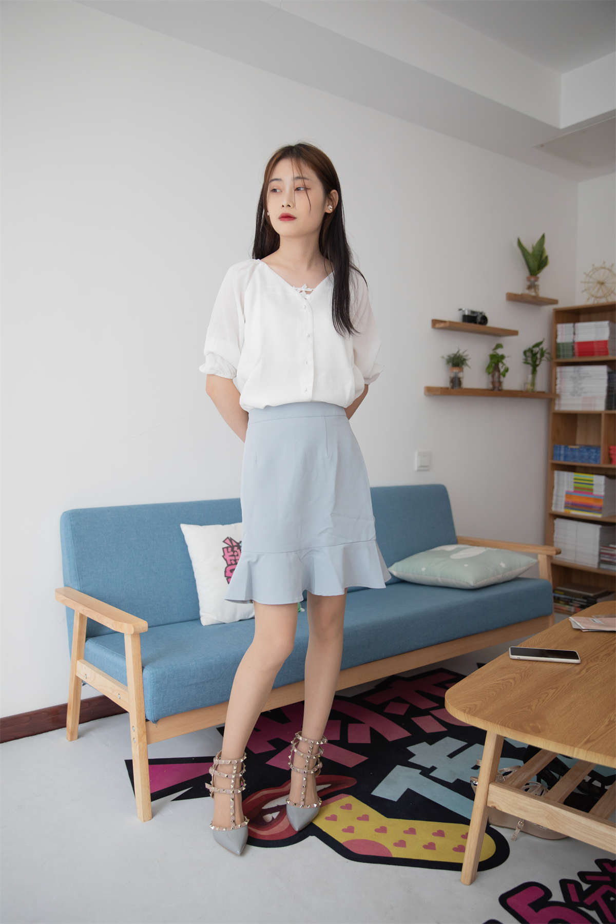 物恋传媒 NO.831 雪儿-花一朵云-日更街拍