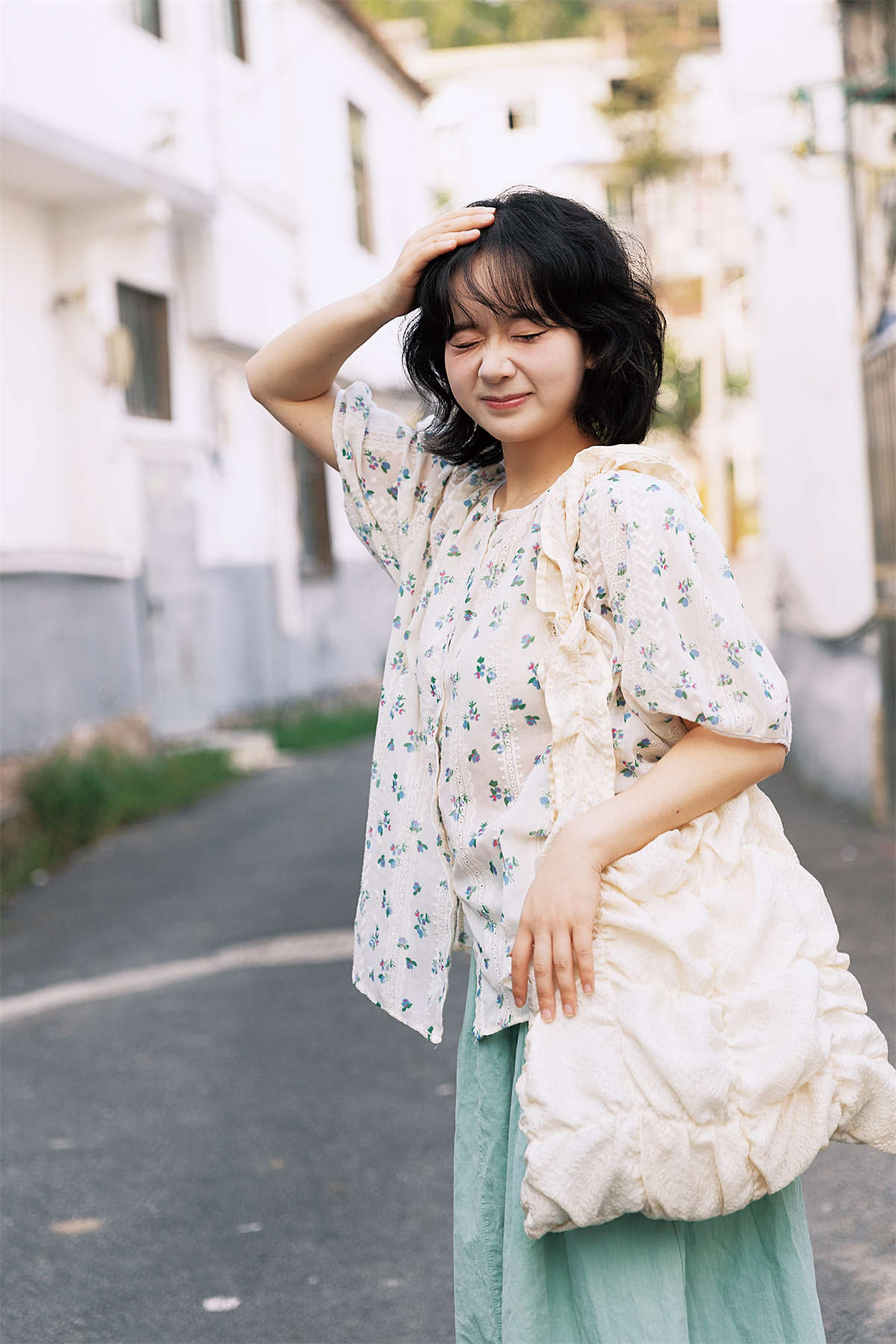 YITUYU艺图语 2025.01.17 乡村小路 折耳香菜-日更街拍