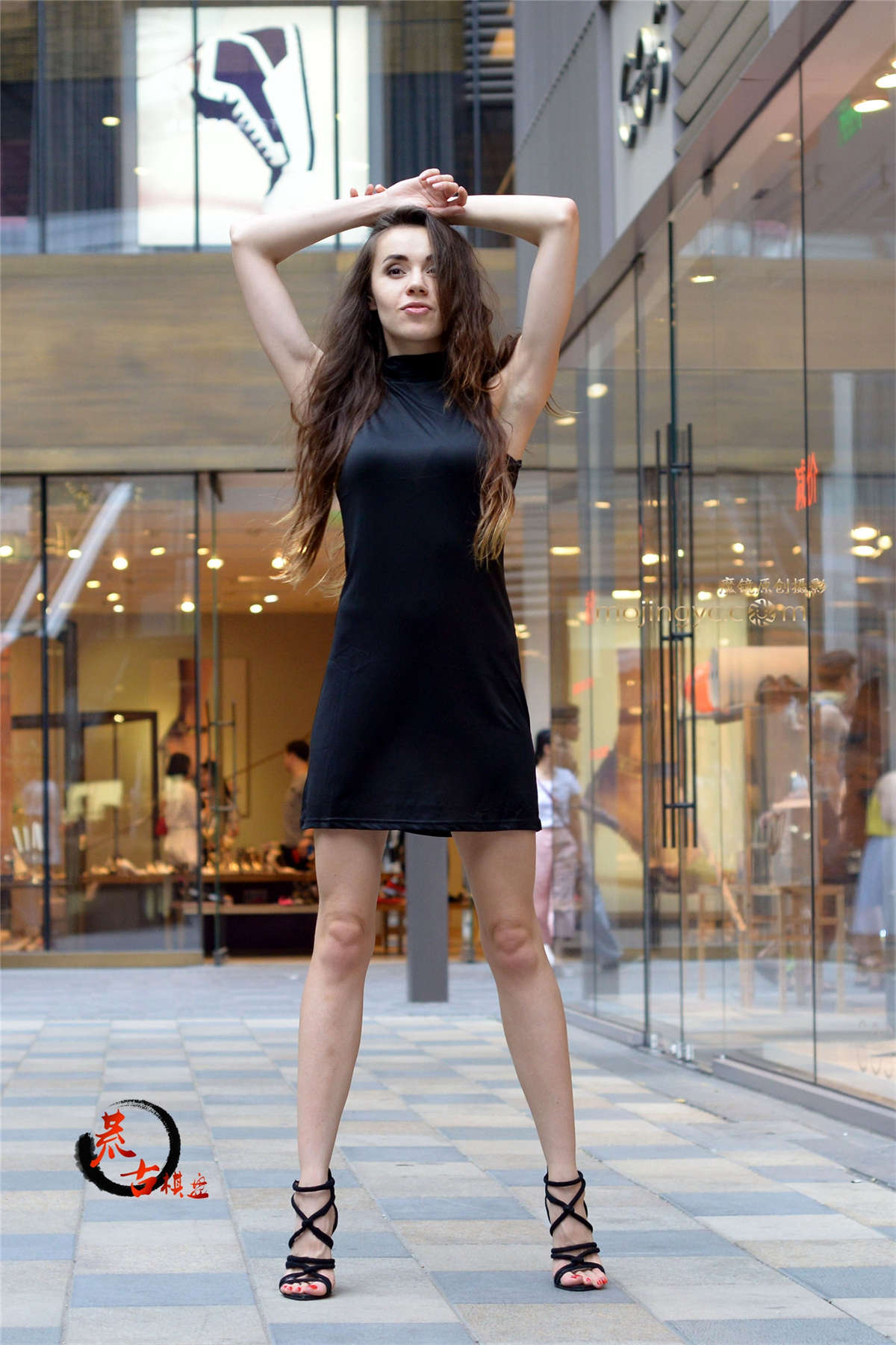 8-10 乌克兰美女-日更街拍