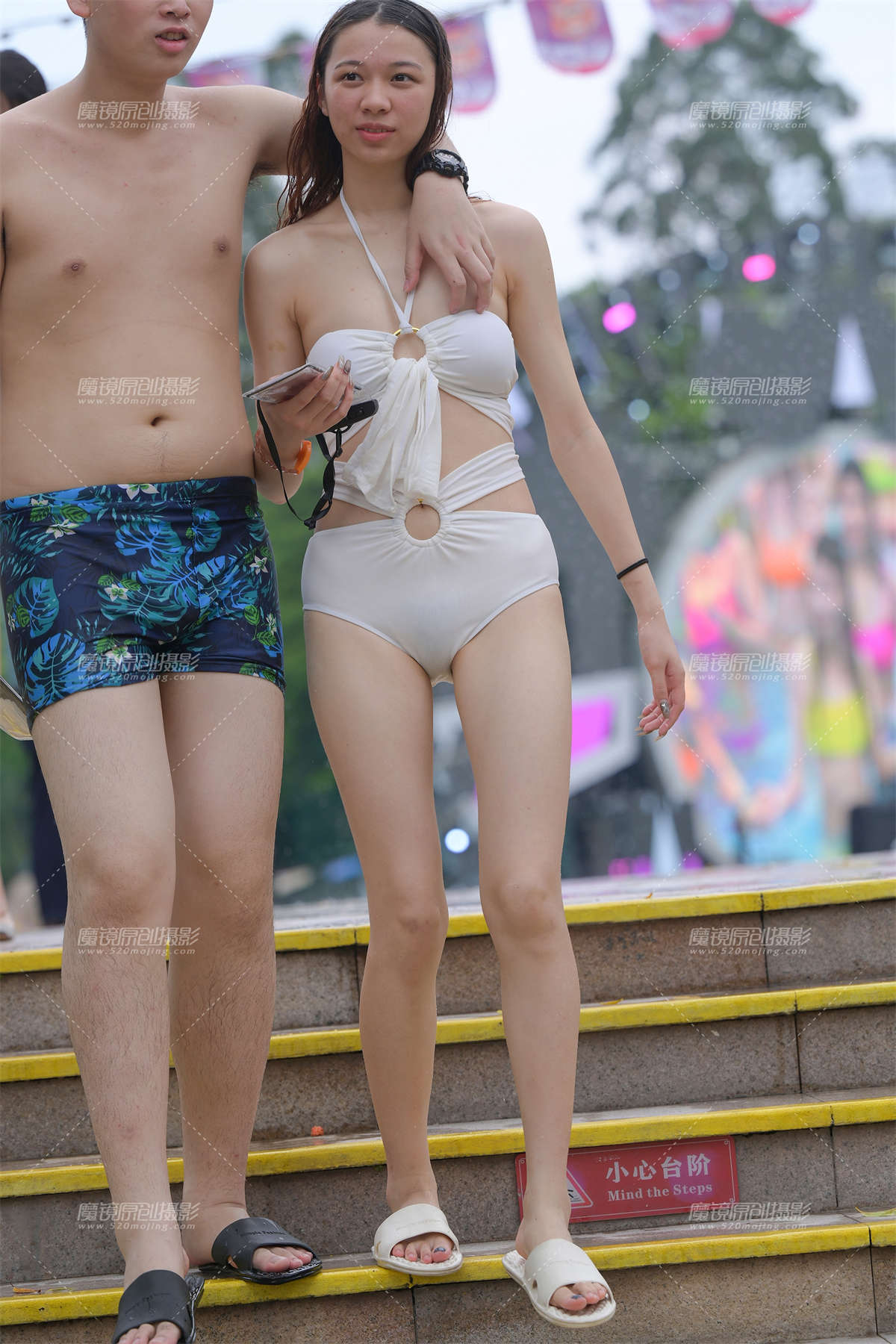 白嫩女友-日更街拍