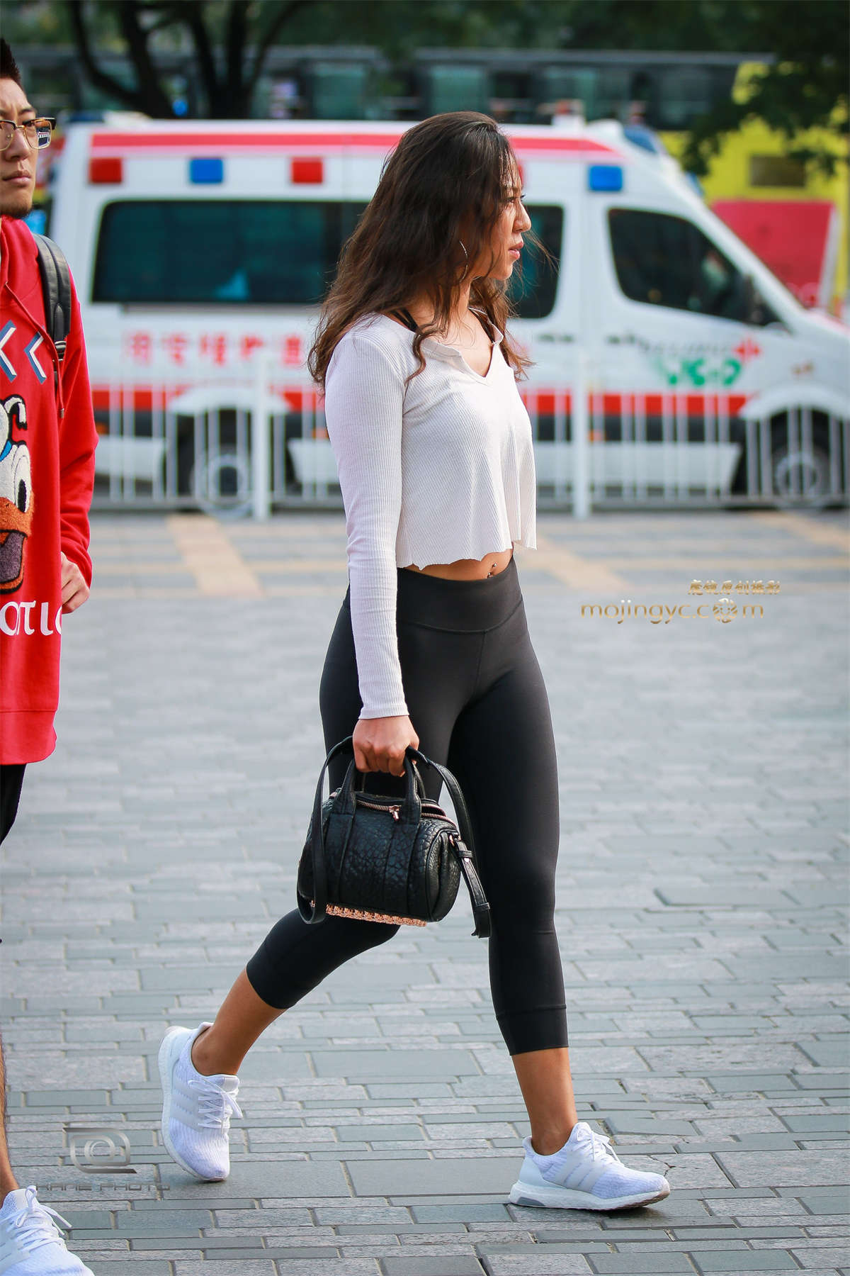 图片[2]-紧绷的瑜伽裤 紧致的小麦肤-日更街拍