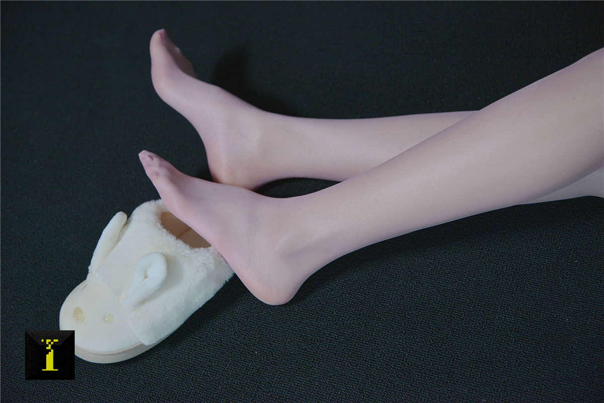 IESS异思趣向 普惠集157 若琪 - 粉色的薄丝-日更街拍