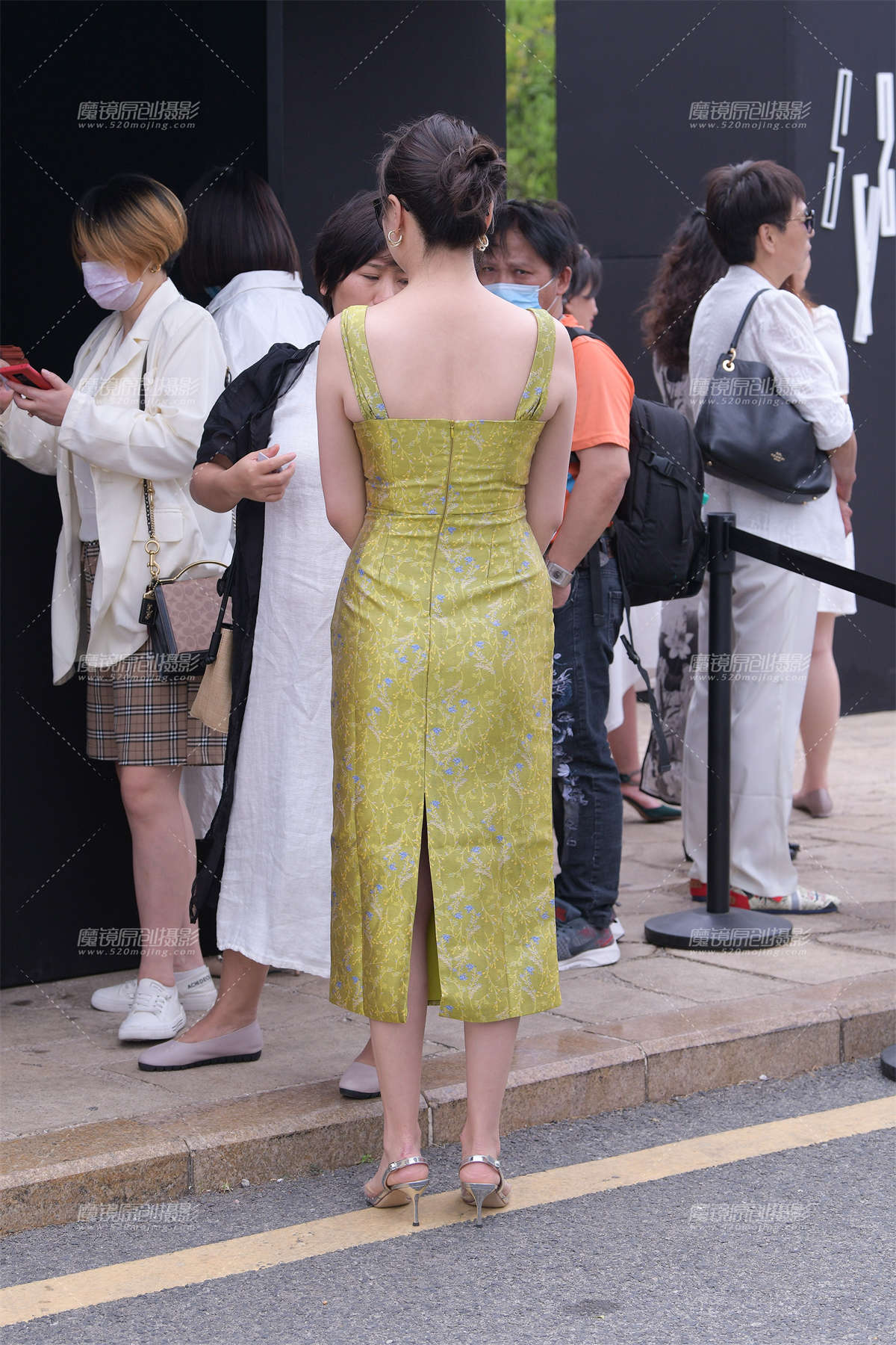 图片[2]-她好像某个女明星~-日更街拍