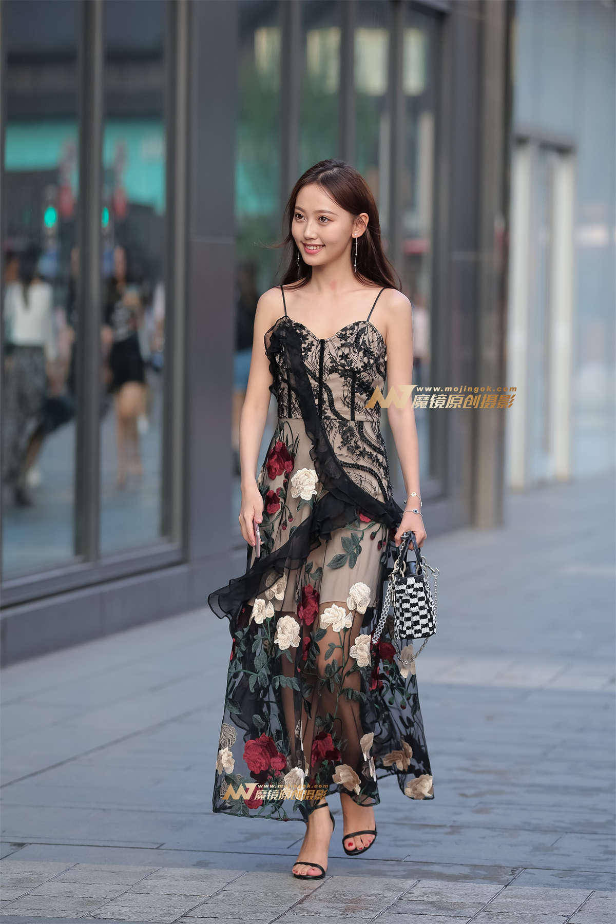 【凯恩赛帖】迷人小仙女出没 眼睛水汪汪-日更街拍