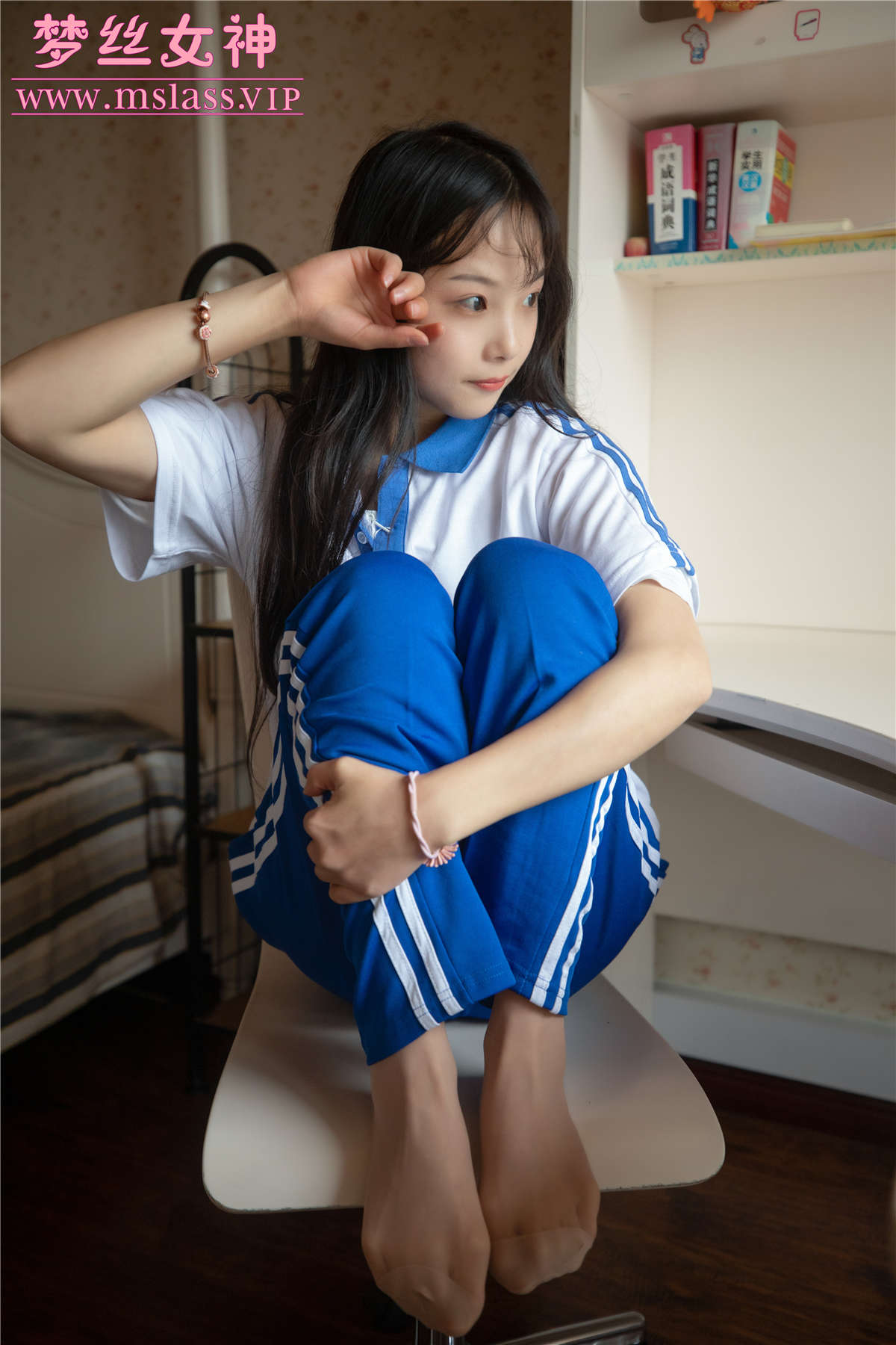 2020.12.13 班花灵唯 《校服纯白诱》-日更街拍