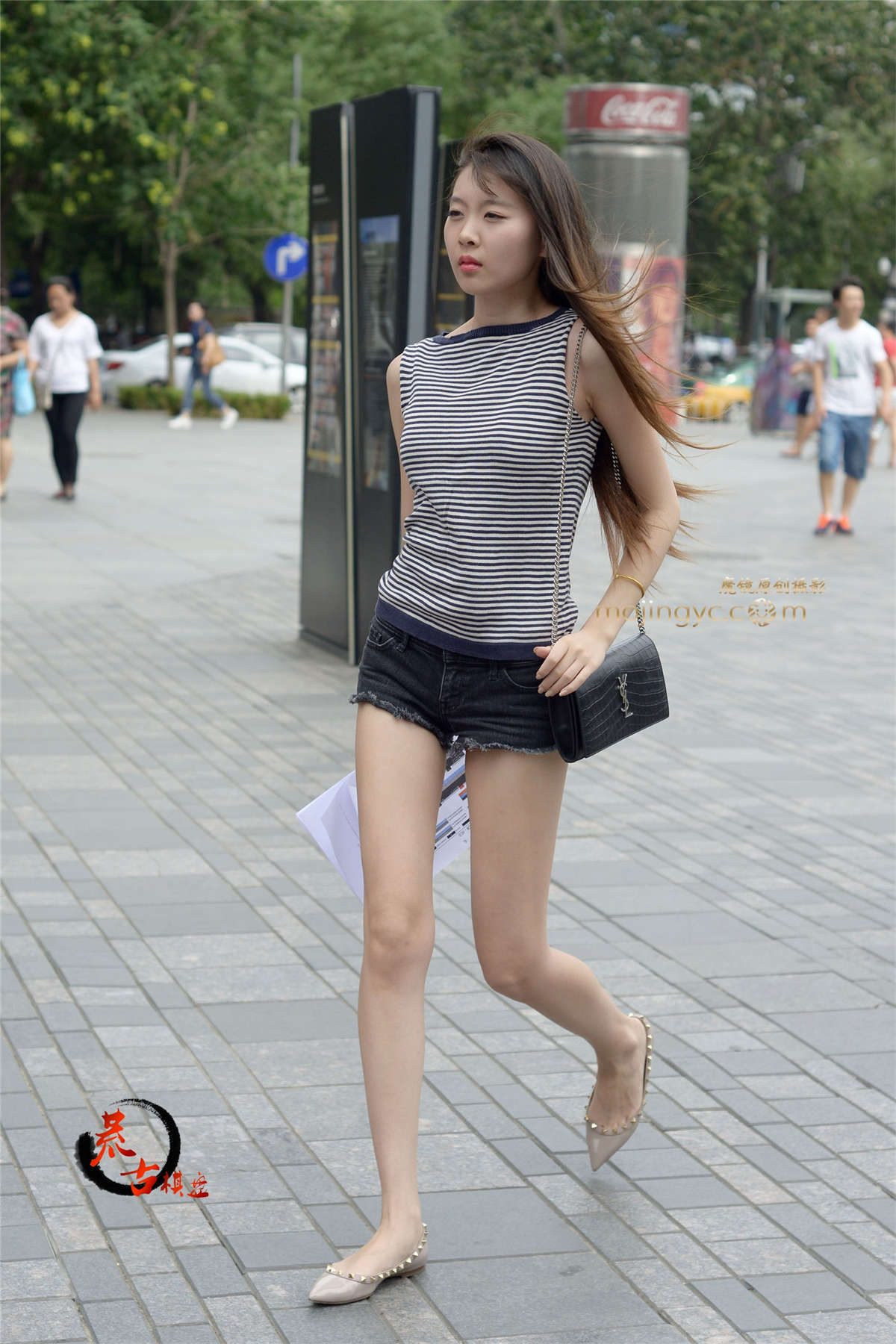 图片[2]-8-11 热裤秀长腿，咋看都是美-日更街拍