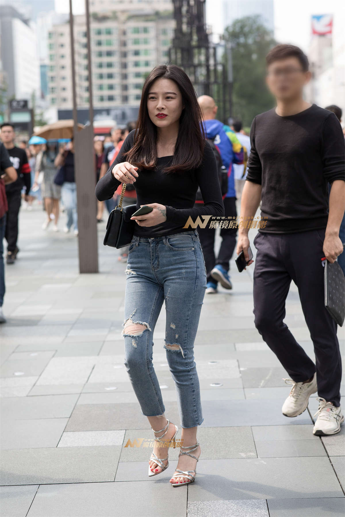 【凯恩赛帖】牛仔高跟美女-日更街拍