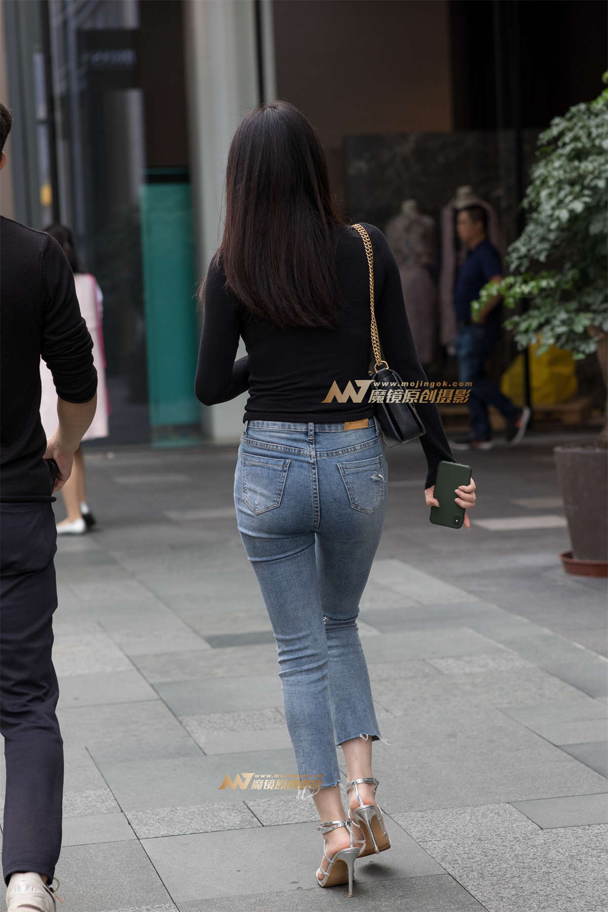 图片[2]-【凯恩赛帖】牛仔高跟美女-日更街拍