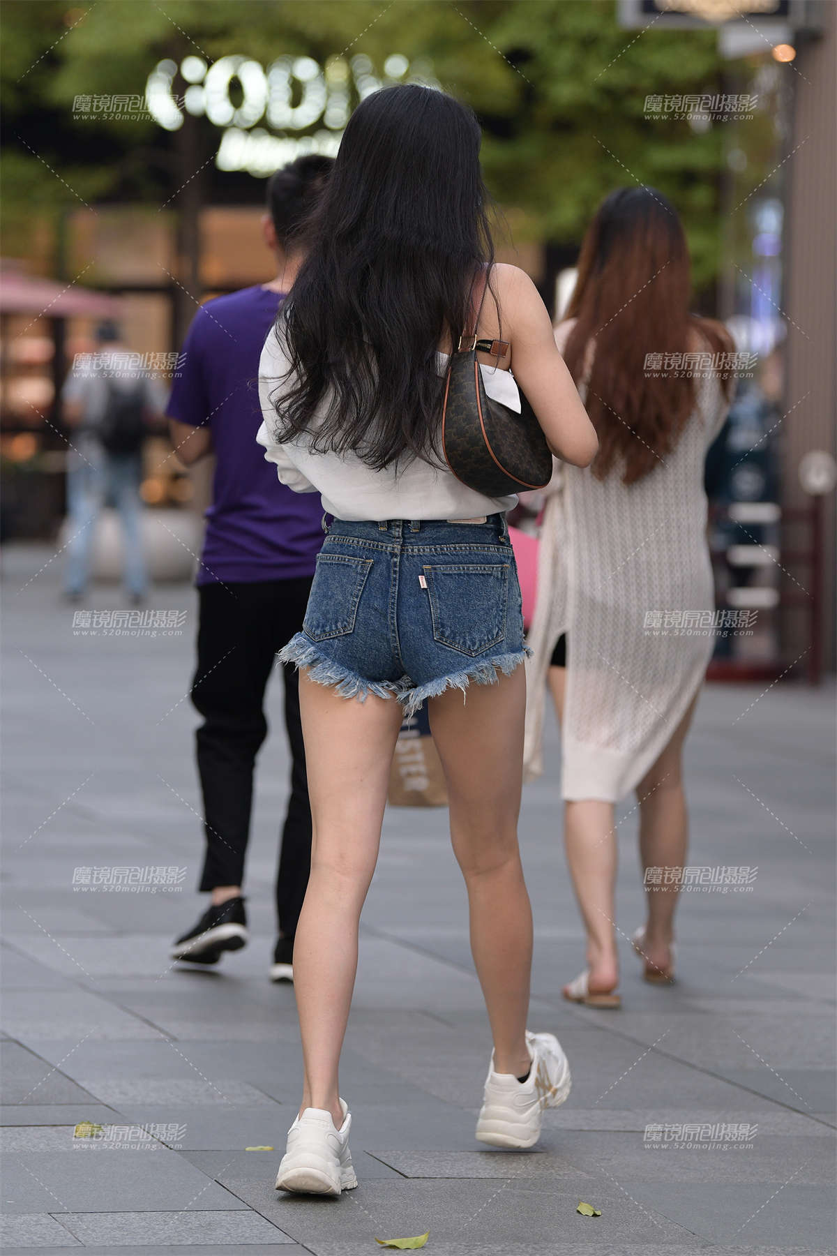 图片[2]-热裤美眉-日更街拍