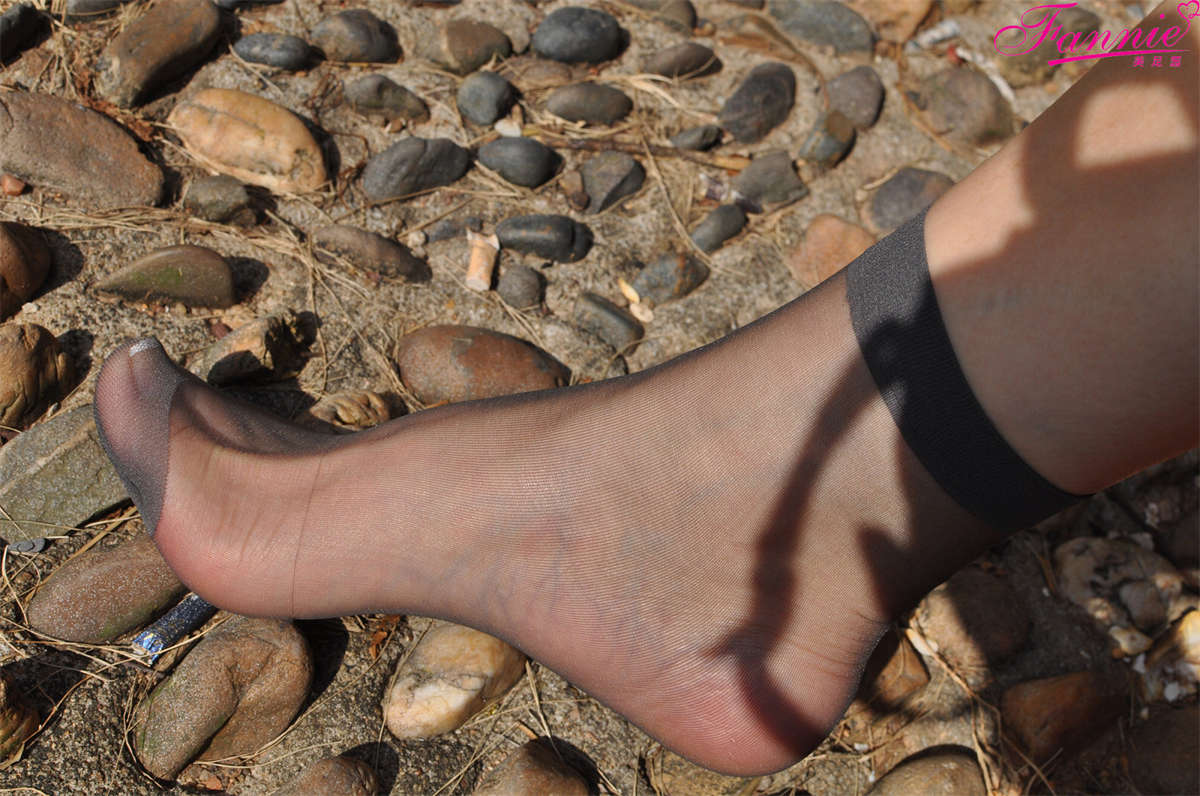 Fannie芬妮美足园NO.462 暮清秋（丝足1）-日更街拍