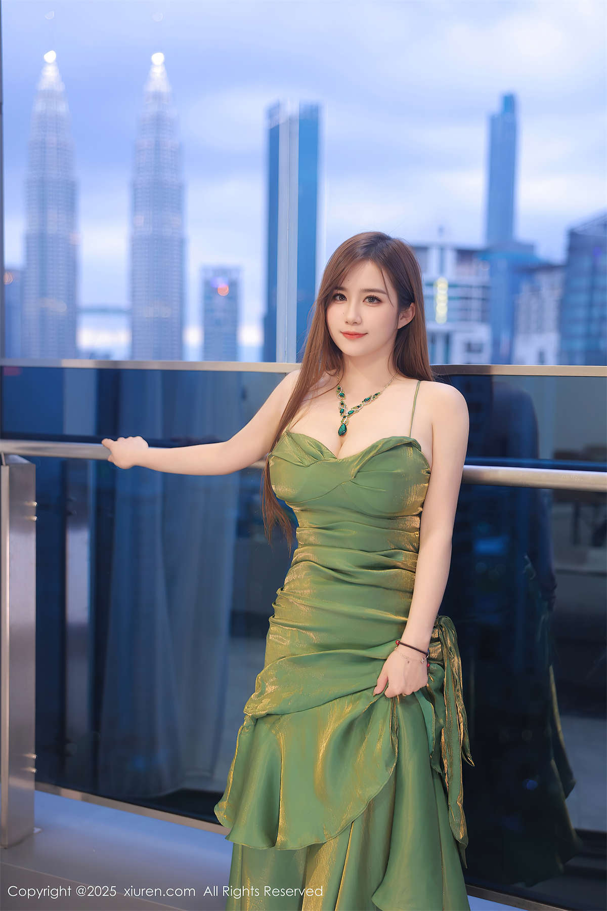 图片[2]-Xiuren秀人网 2025.04.18 NO.10169 小肉肉咪-日更街拍