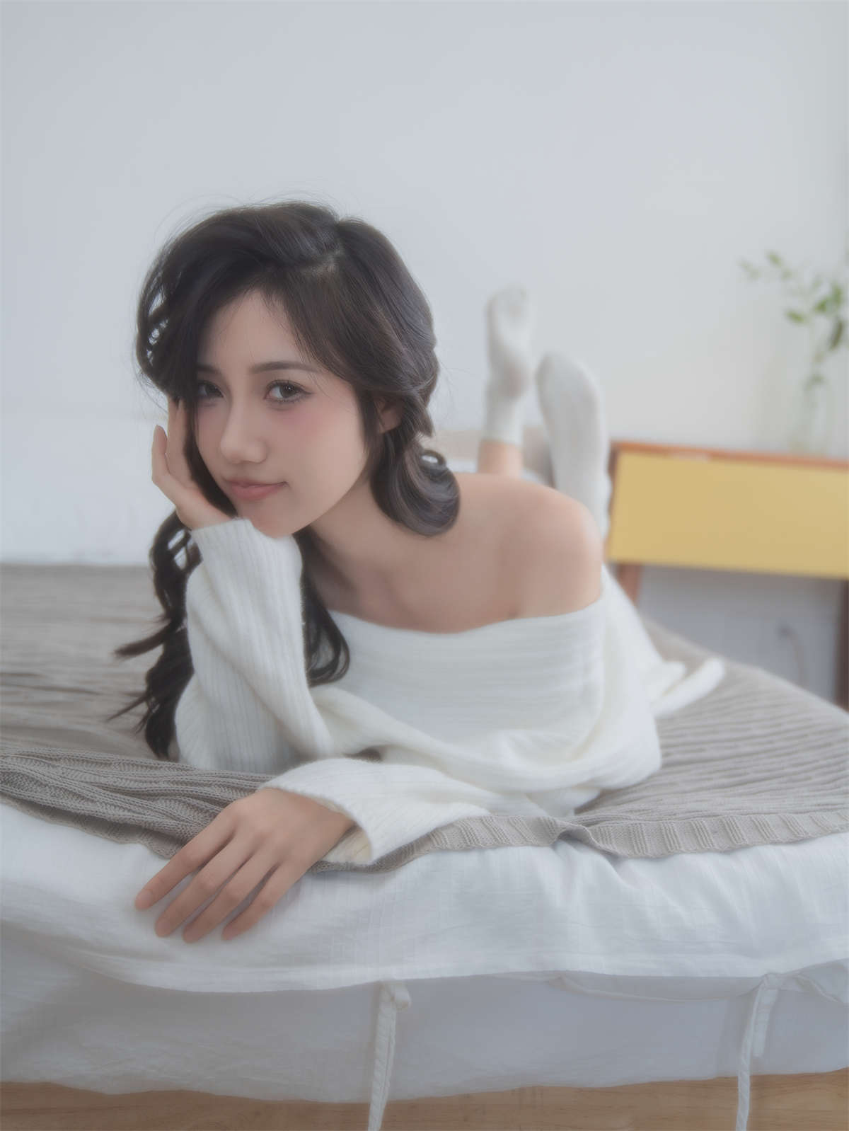 YITUYU艺图语 2025.01.19 白色毛衣 o1ne万-日更街拍