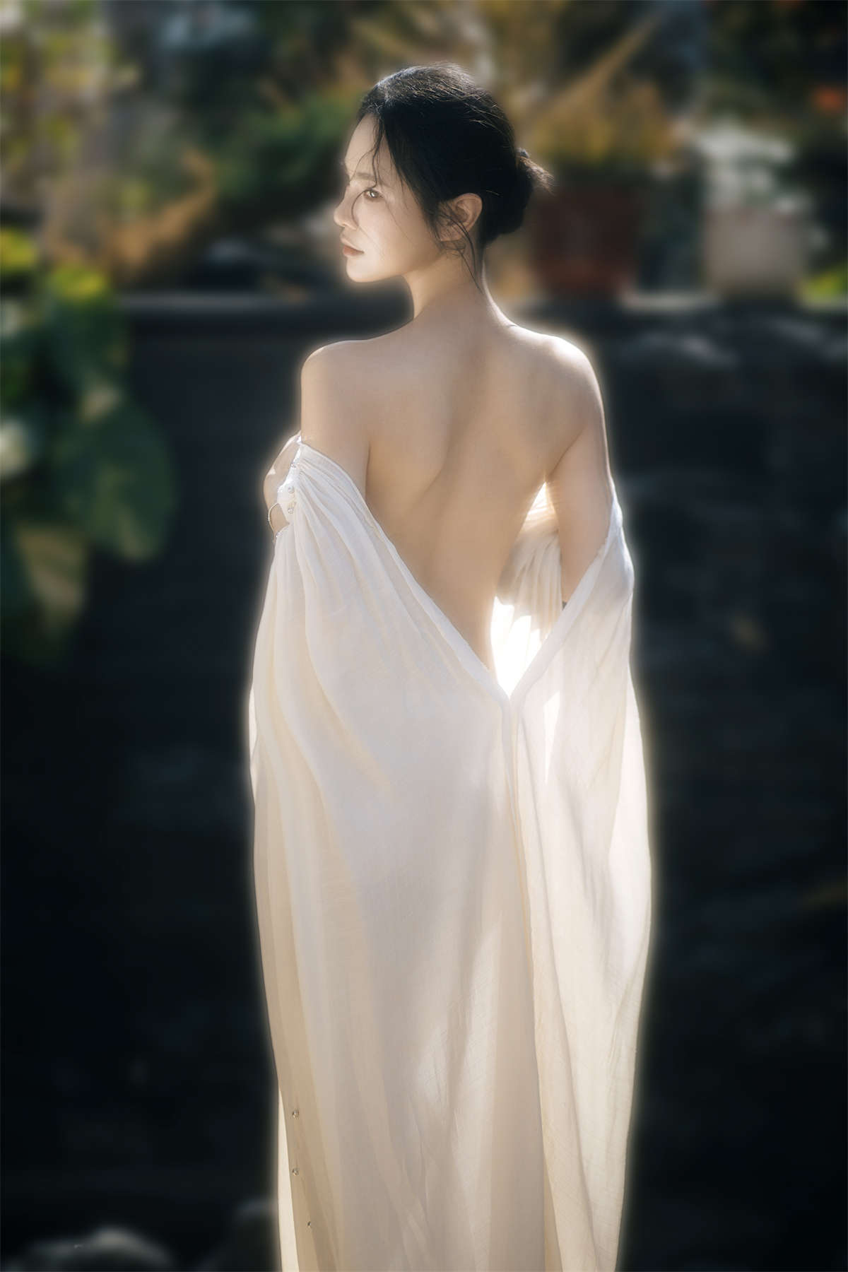 图片[2]-YITUYU艺图语 2025.04.07 池塘边兮兮的少女 莎莎-日更街拍