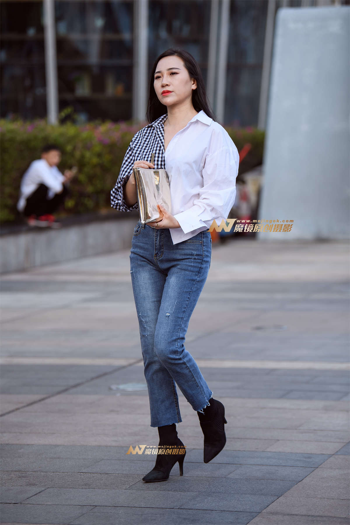 时尚牛仔裤高跟鞋美臀-日更街拍