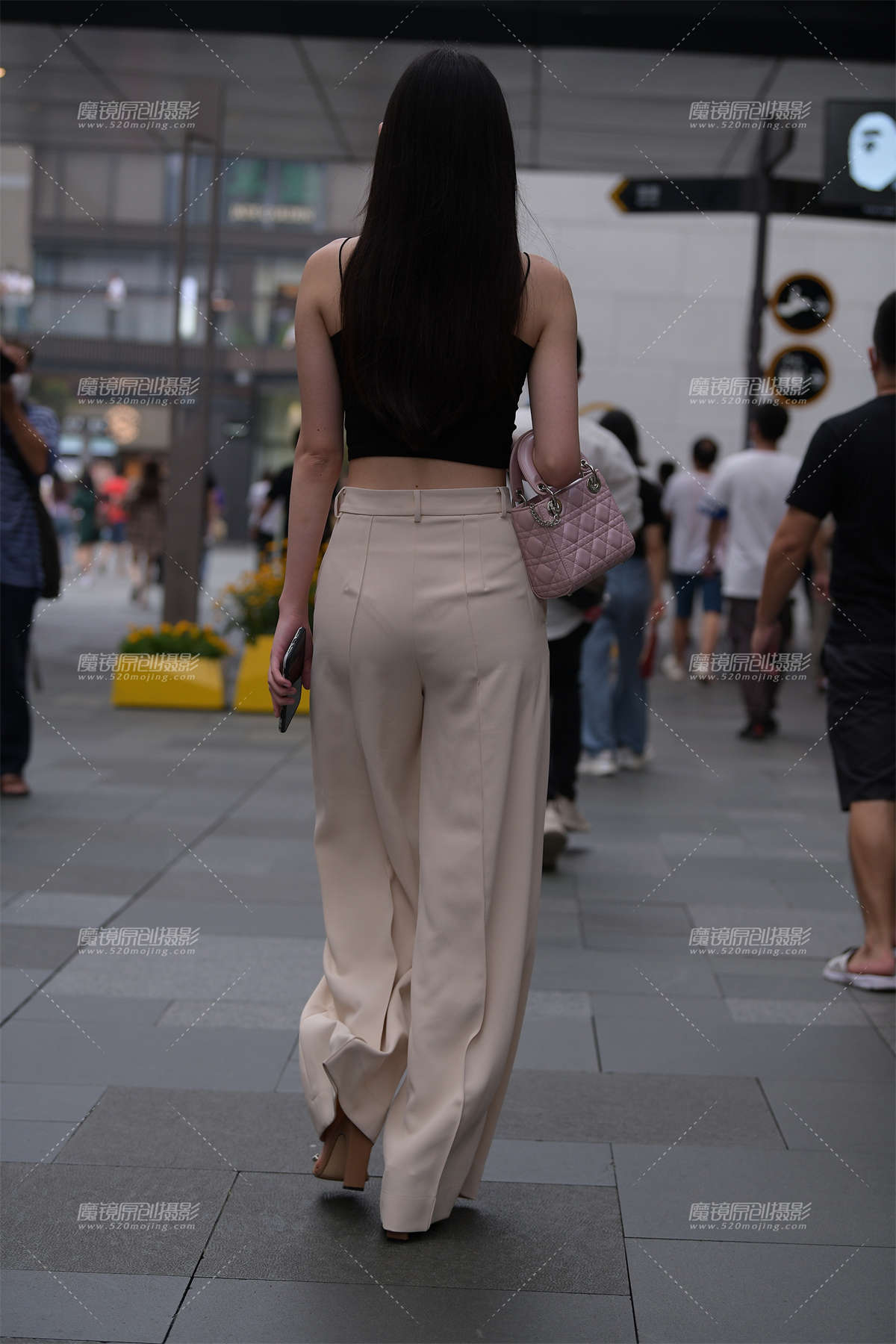 图片[2]-小吊带，小姐姐-日更街拍