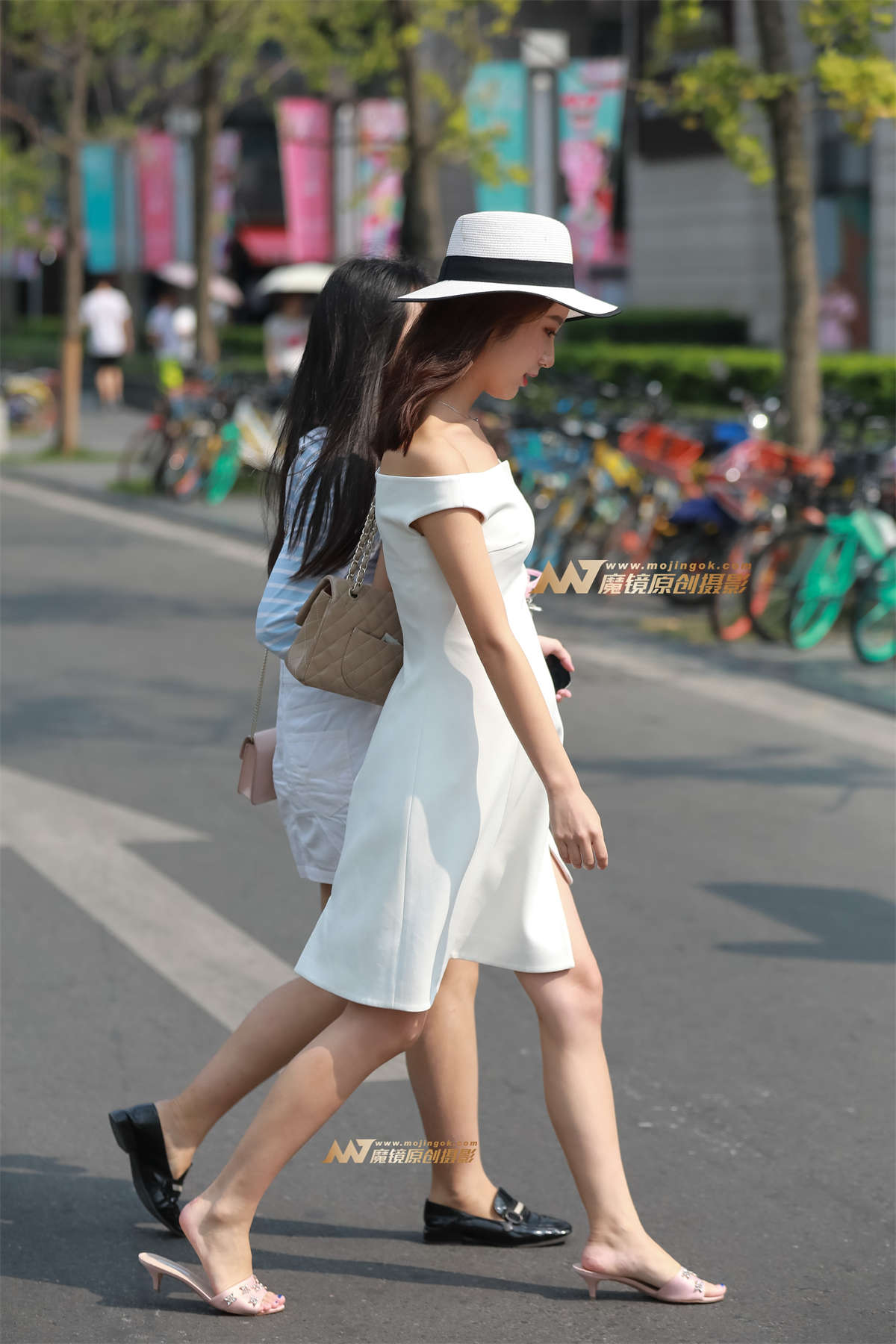 图片[2]-【凯恩赛帖】漂亮温婉大方的孕妇-日更街拍