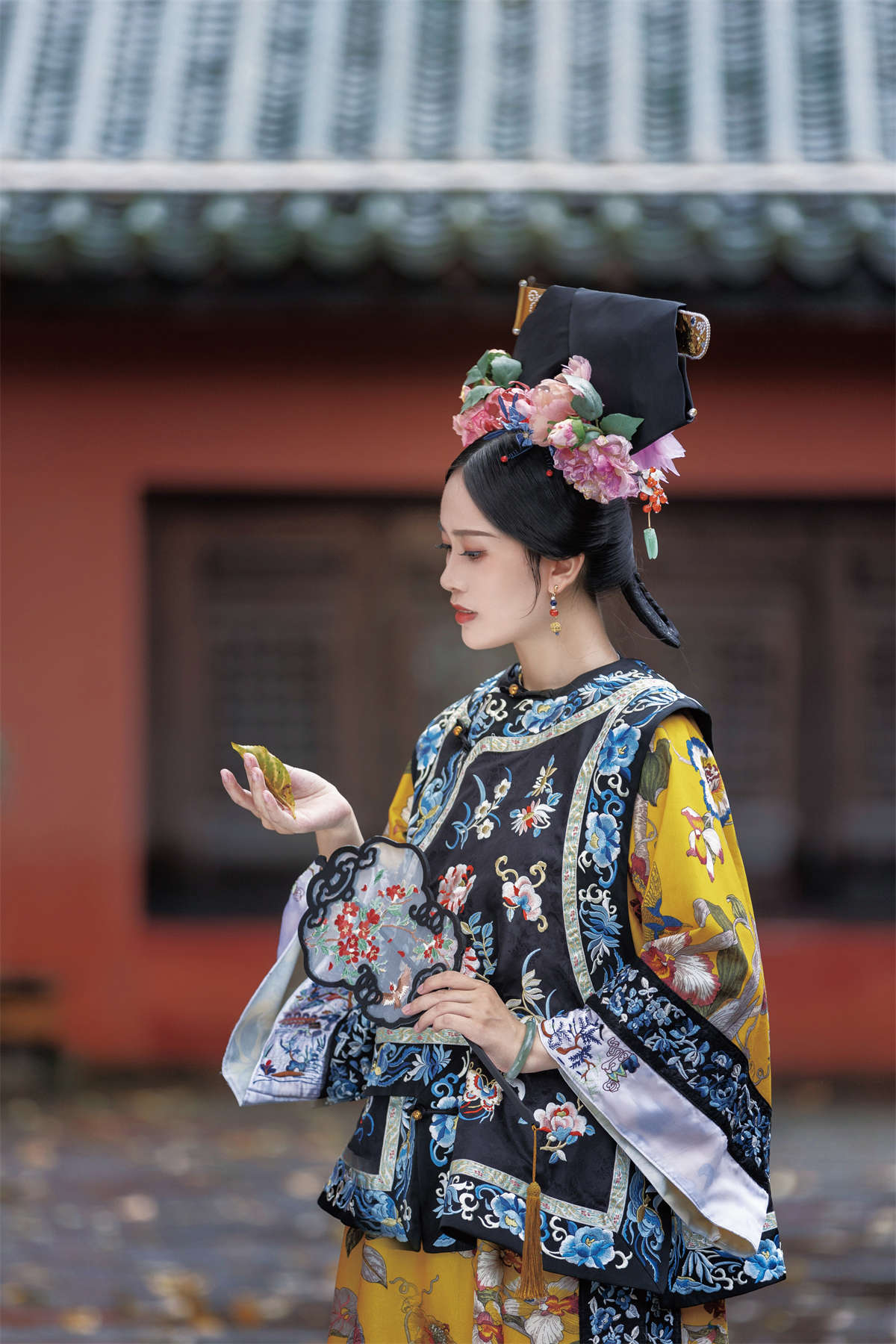 YITUYU艺图语 2025.04.19 忆平生 热美式小怪-日更街拍