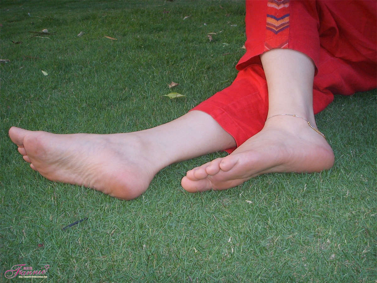 图片[2]-Fannie芬妮美足园NO.465 暮色阑珊-日更街拍