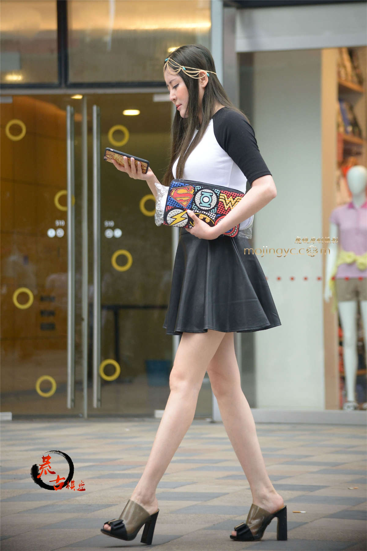 图片[2]-8-12 空姐逛街，肤白腿长-日更街拍