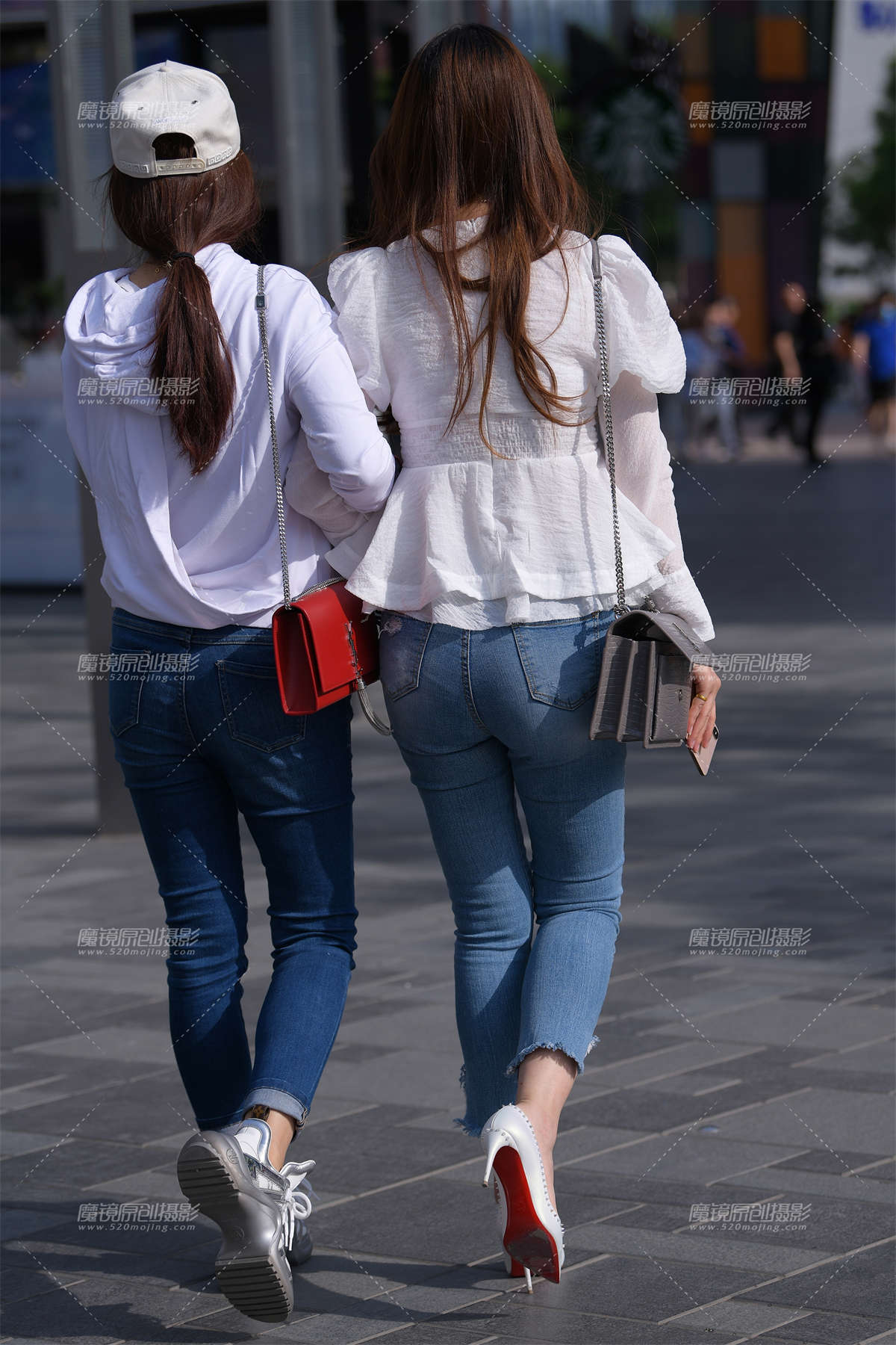 图片[2]-【街拍之魂赛帖】拿卷发棒的紧牛__-日更街拍