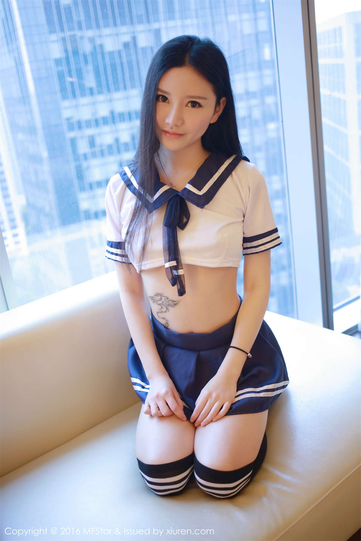 MFStar模范学院 2016.12.06 VOL.081 姗姗就打奥特曼-日更街拍