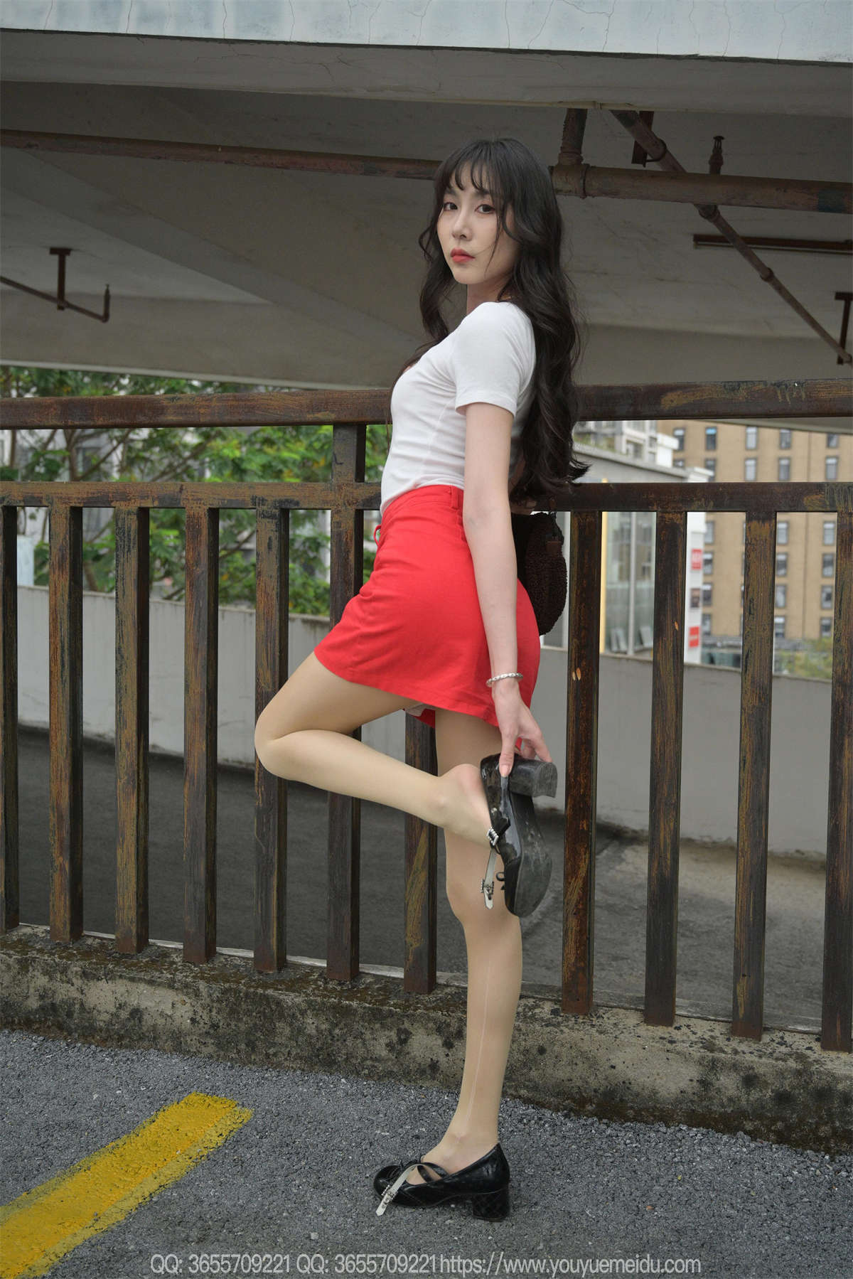 图片[2]-IESS异思趣向 2025.05.19 丝享家 2057：团团 红裙子（下）-日更街拍