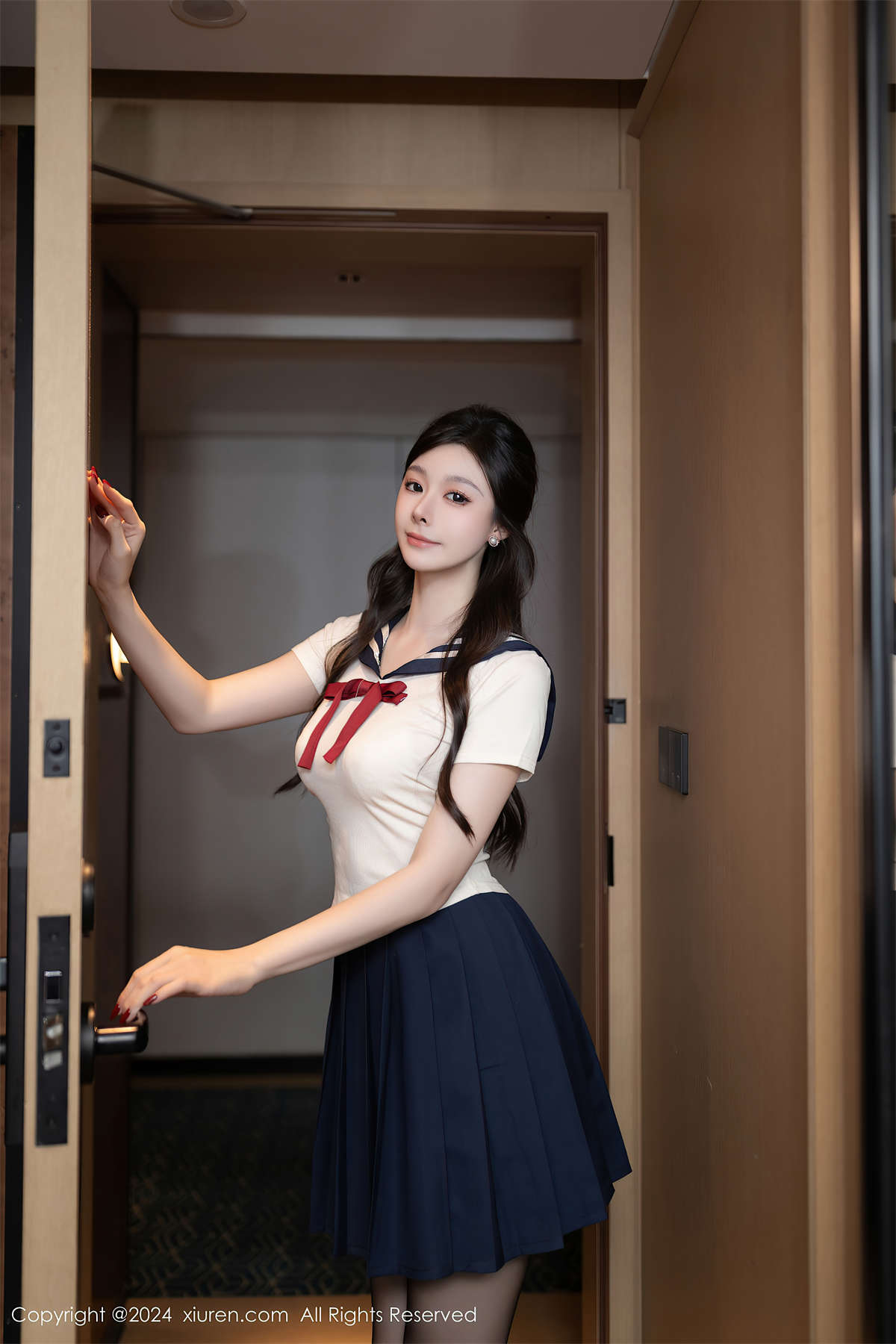 图片[2]-Xiuren秀人网 2024.11.29 NO.9530 小逗逗-日更街拍