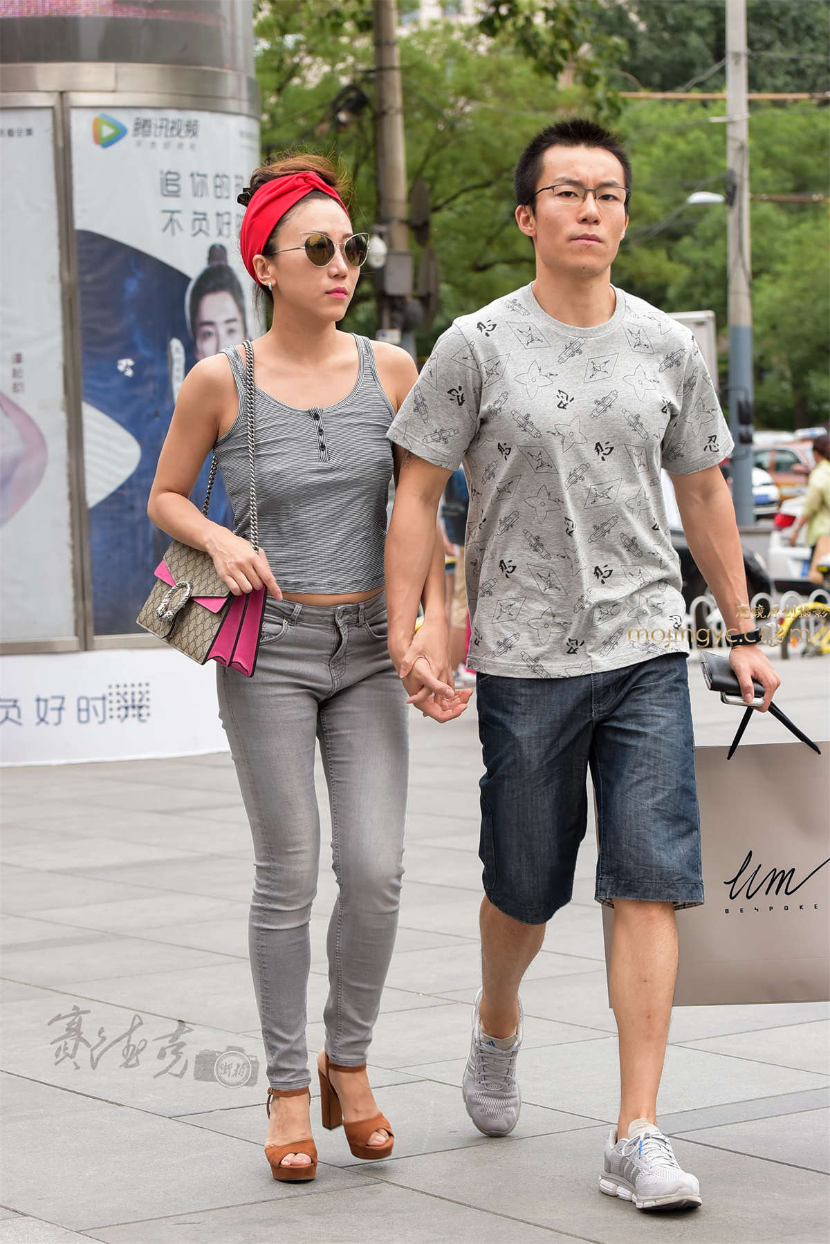 7.23 真空背心牛仔少妇-日更街拍