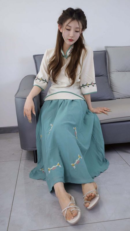 绮梦摄影破解 No.202期 小艺 （花絮视频版）【图包+视频】-日更街拍