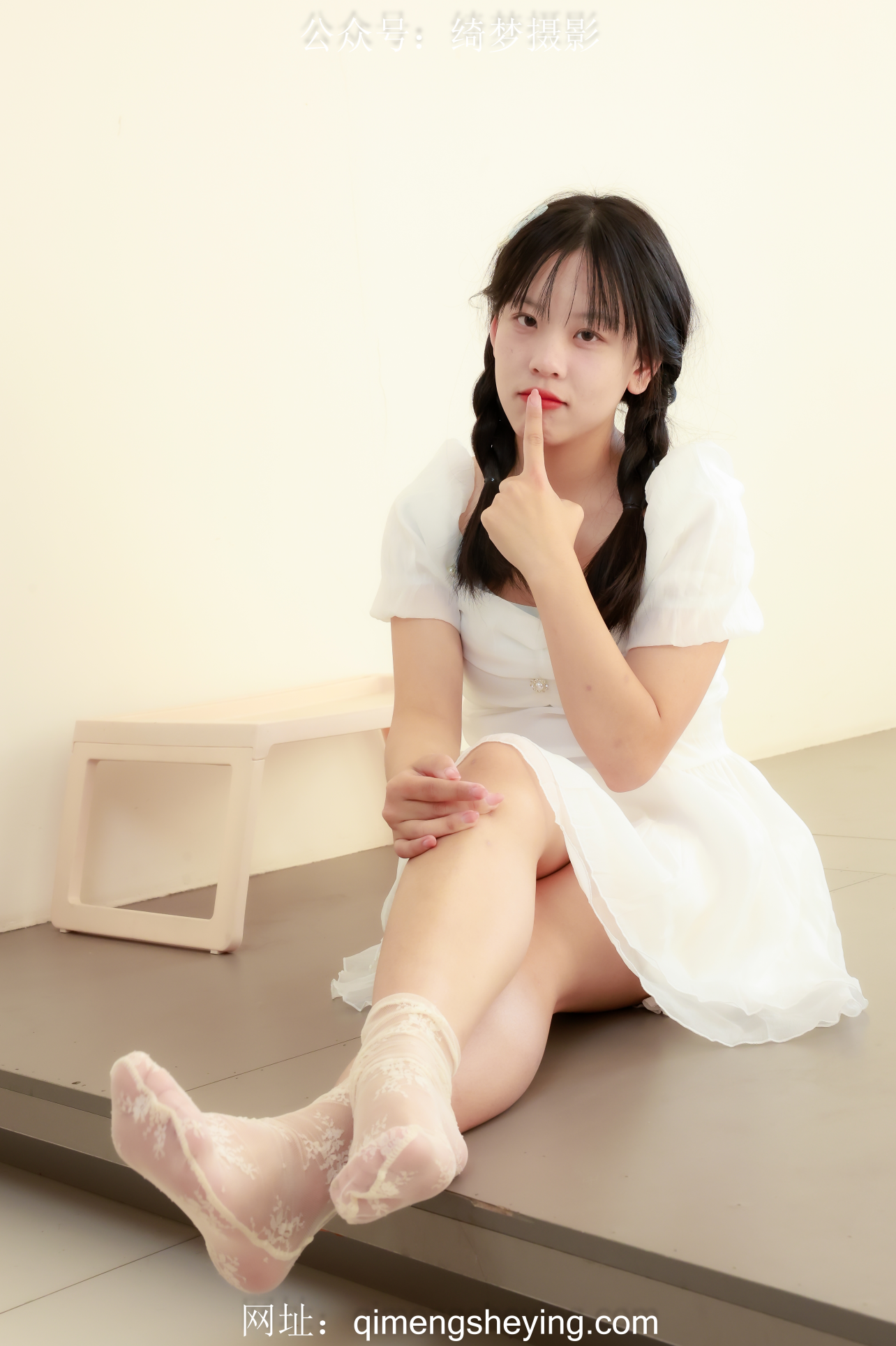 绮梦 No.0034期 琳琳（花絮视频版）【图包+视频】-日更街拍