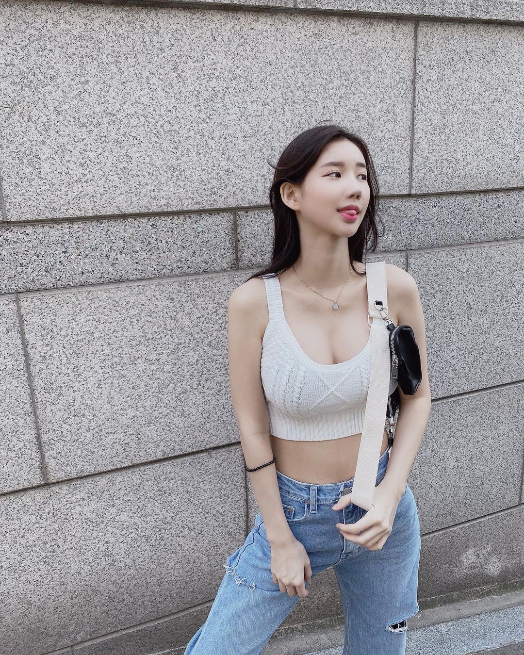 韩国美女DJ网红2km2km美玲元最新合集下载插图6 韩国美女DJ网红2km2km美玲元最新合集下载插图6